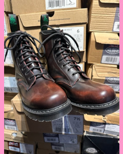 Burgundy Rub-Off Solovair 8 Eye Derby Boot
