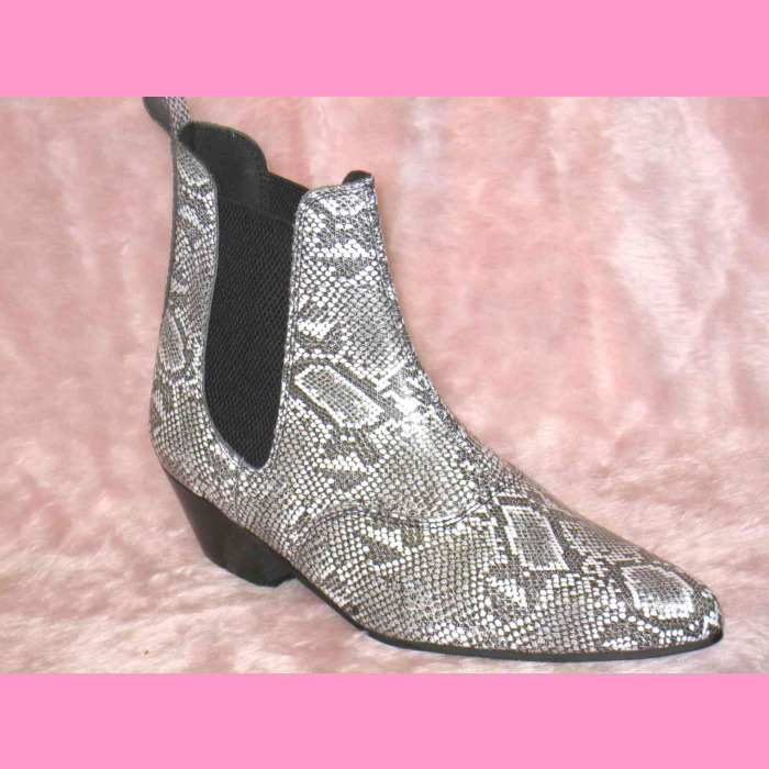 chelsea boots snake
