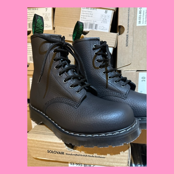 Black greasy 8 eye derby boot best sale
