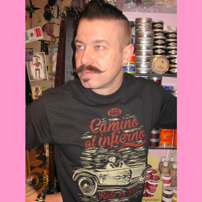 La marca del deals diablo t shirt