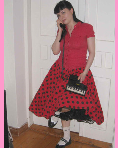 Red 50´s Circular Skirt with black polka dots