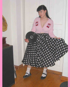 Black 50´s Circular Skirt with white polka dots