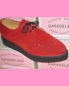 Red suede pointed creepers with laces