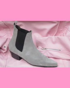 Grey suede Chelsea Boots with cuban heels