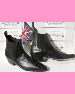 Black leather Chelsea Boots with cuban heel
